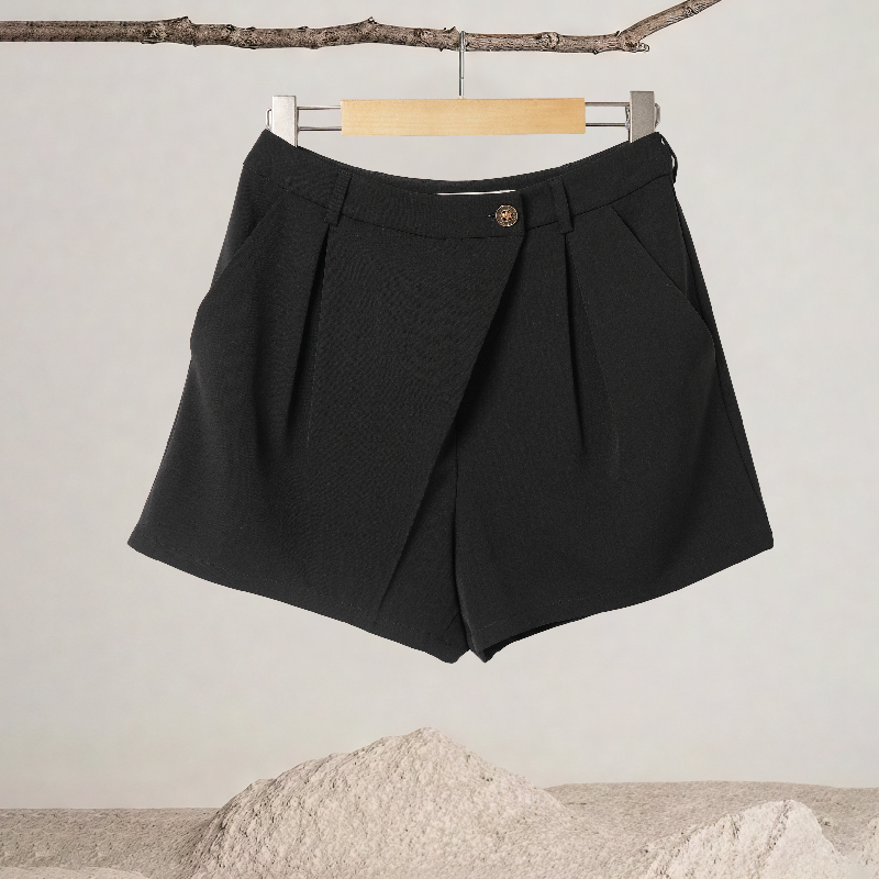 Casual loose shorts