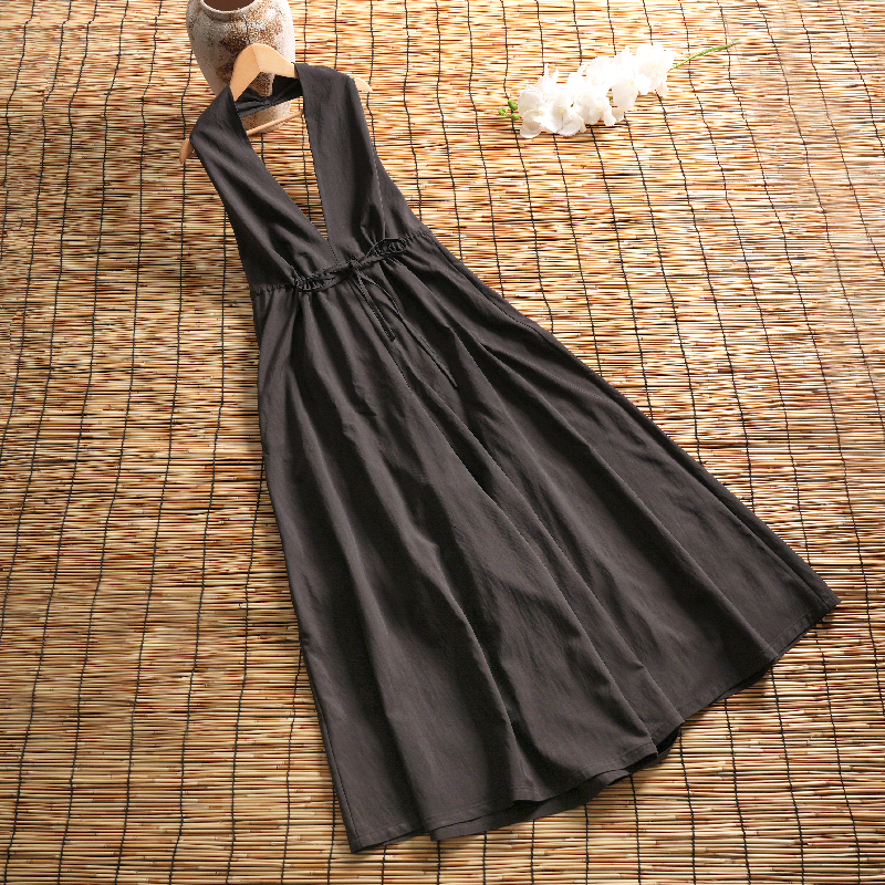 Deep V halter neck sleeveless comfortable casual jumpsuit
