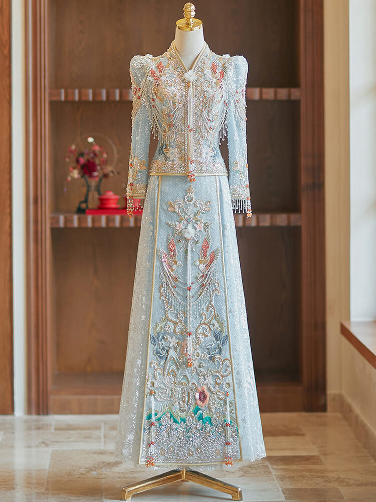 Blue_Chinese_Wedding_Dress_Xiuhe_Gorgeous_Embroidered_Suit_1