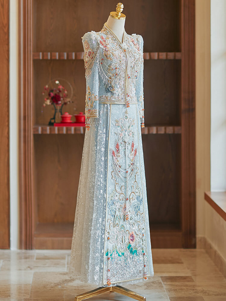 Blue_Chinese_Wedding_Dress_Xiuhe_Gorgeous_Embroidered_Suit_2