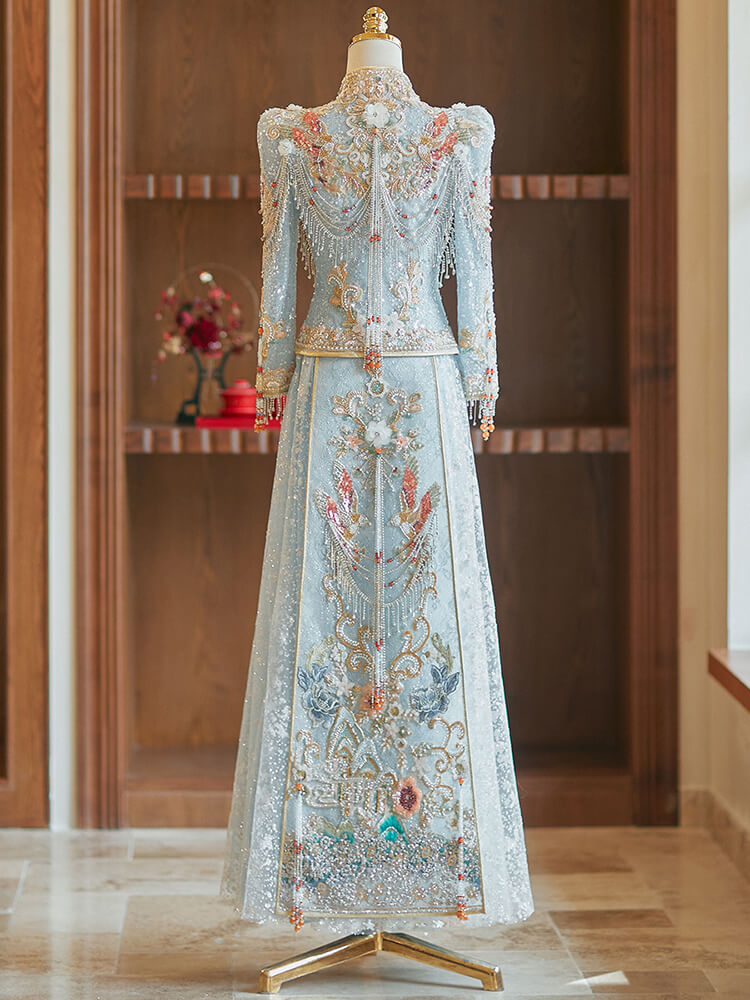Blue_Chinese_Wedding_Dress_Xiuhe_Gorgeous_Embroidered_Suit_3