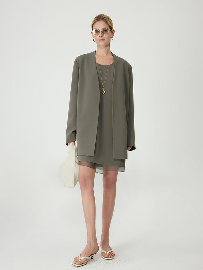 Collarless_Thin_Shoulder_Pad_Back_Split_Blazer_6