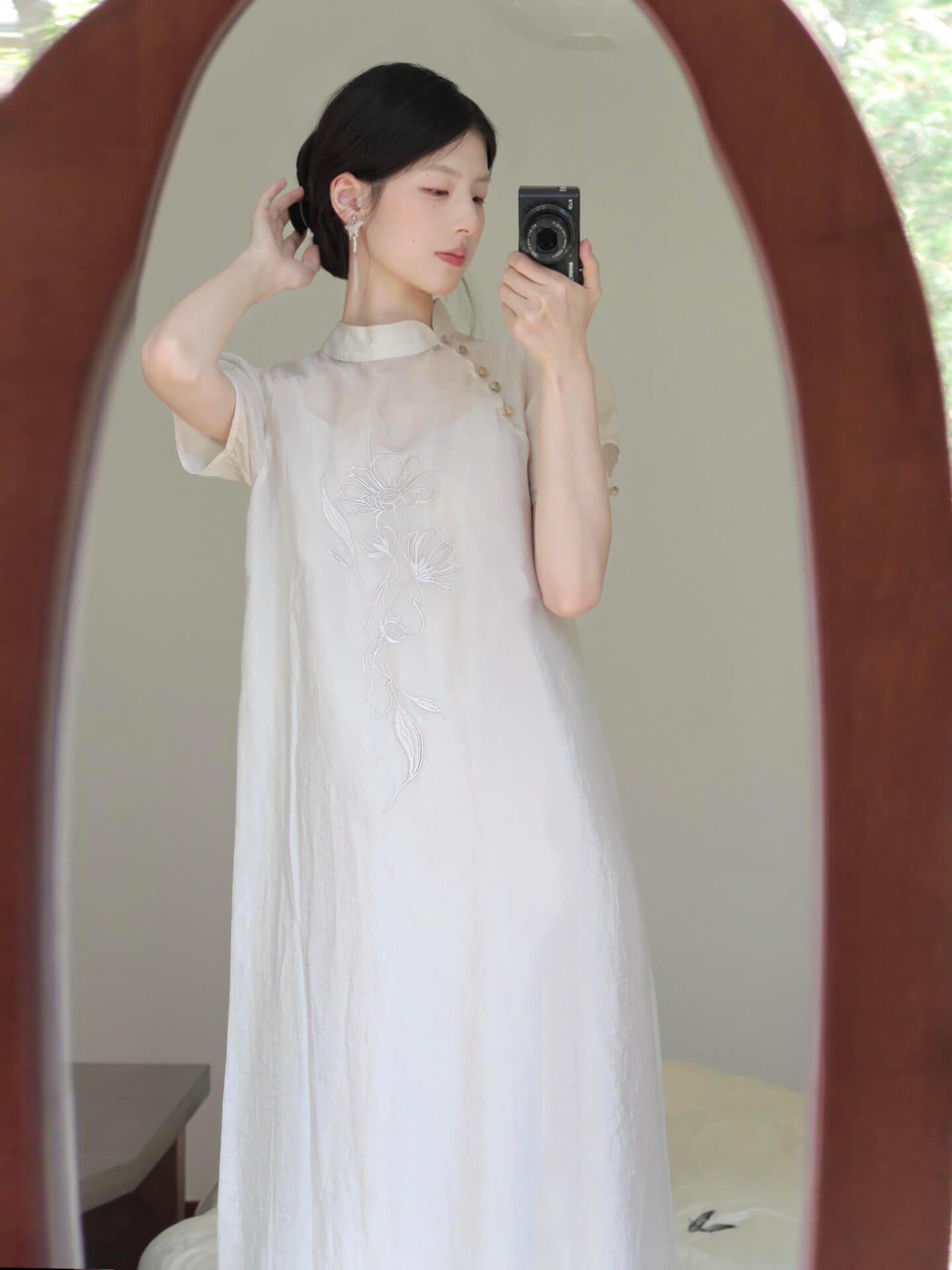 Embroidered_Stand_Collar_Puff_Sleeve_Dress_2