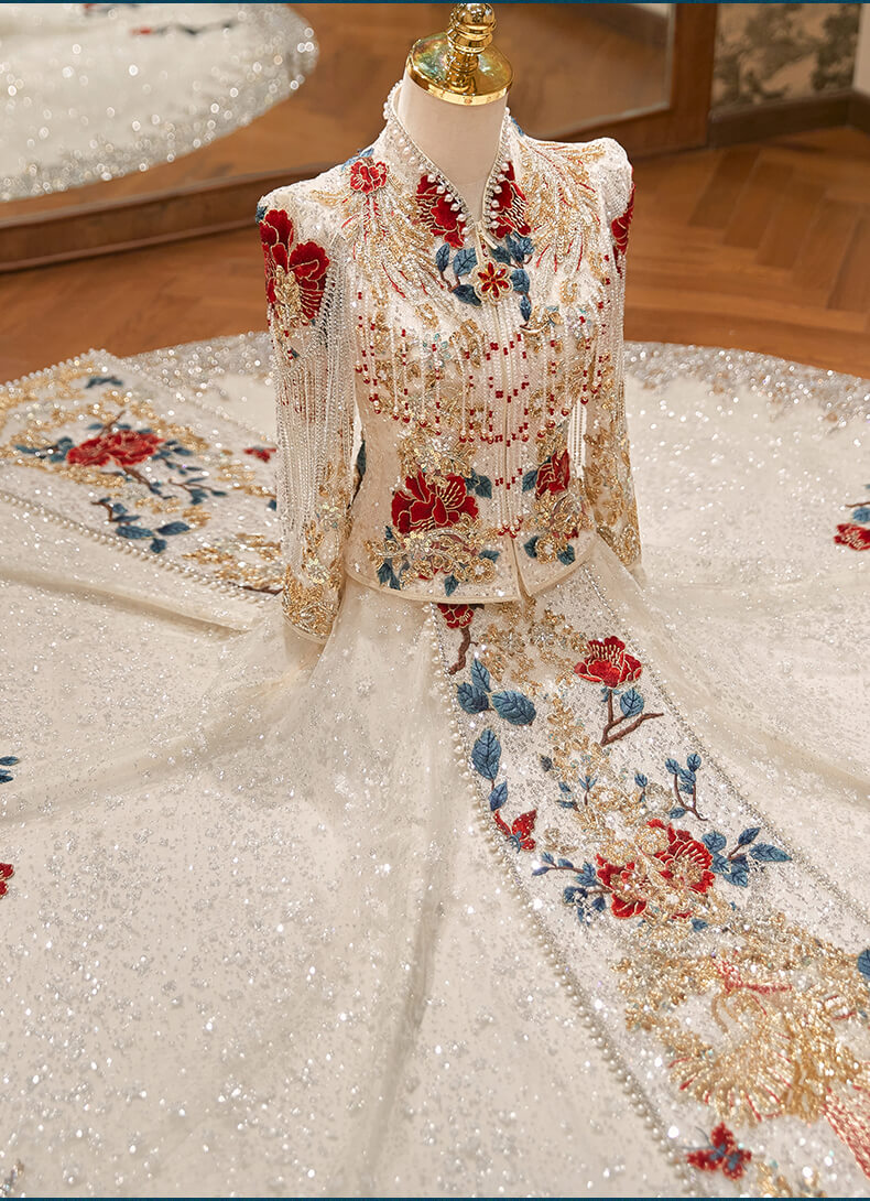 Gold_Xiuhe_Dress_Flower_Embroidery_Pearl_Sequin_Chinese_Wedding_Dress_1