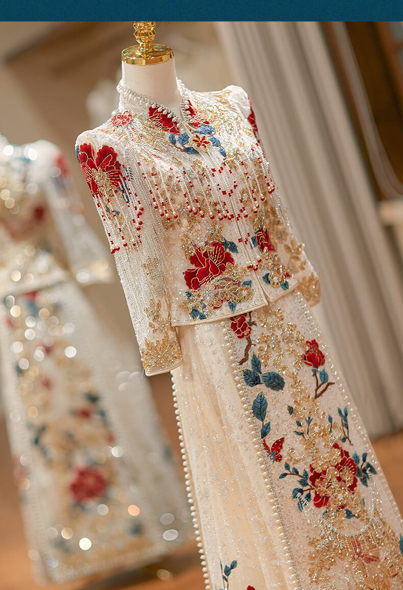Gold_Xiuhe_Dress_Flower_Embroidery_Pearl_Sequin_Chinese_Wedding_Dress_3