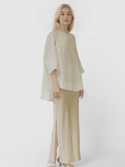 Slanted_Collar_Linen_Silhouette_Old_Money_Style_Half_Sleeve_Top_20